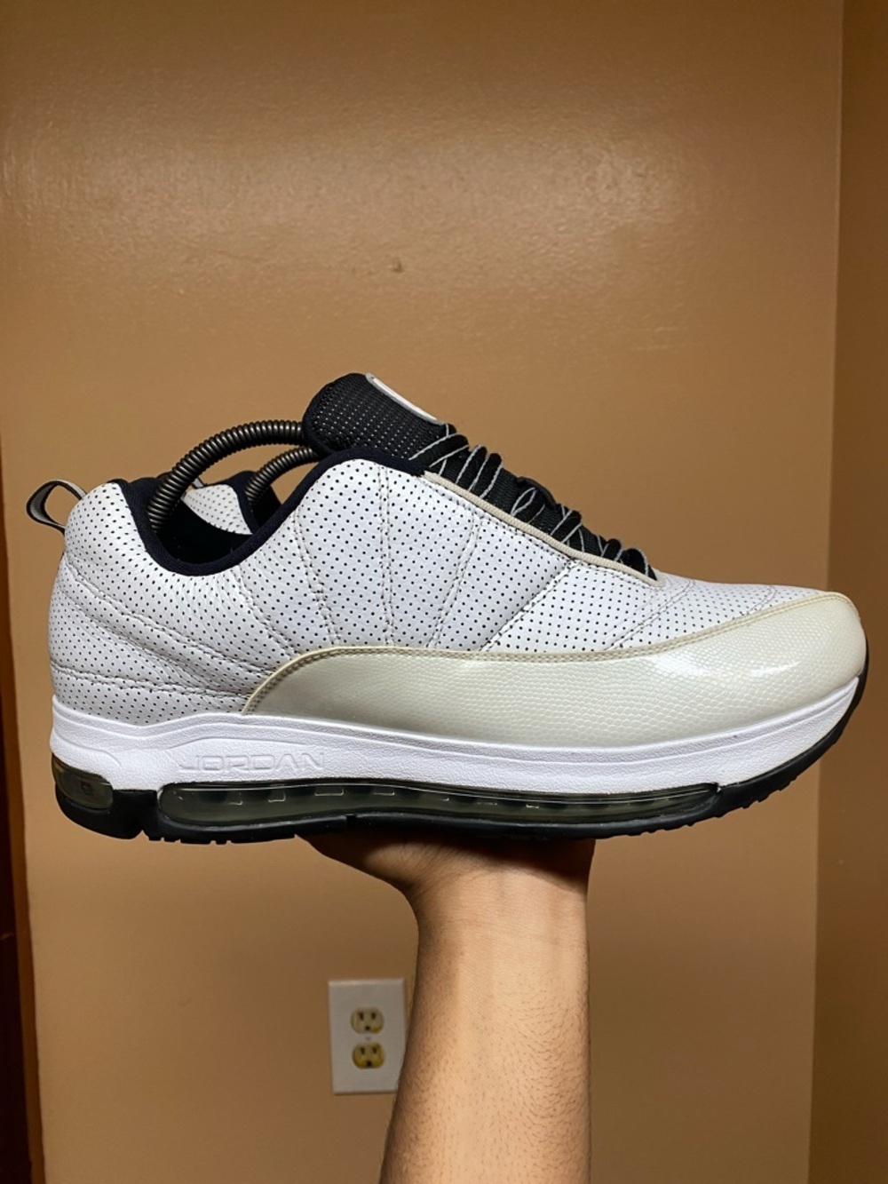 2011 Air Jordan CMFT Max Air 12 LTR “White/Wolf Grey-Black” Size 10.5 434034-102
